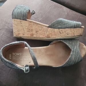 TOMS Women's Gray Wedge Sandals